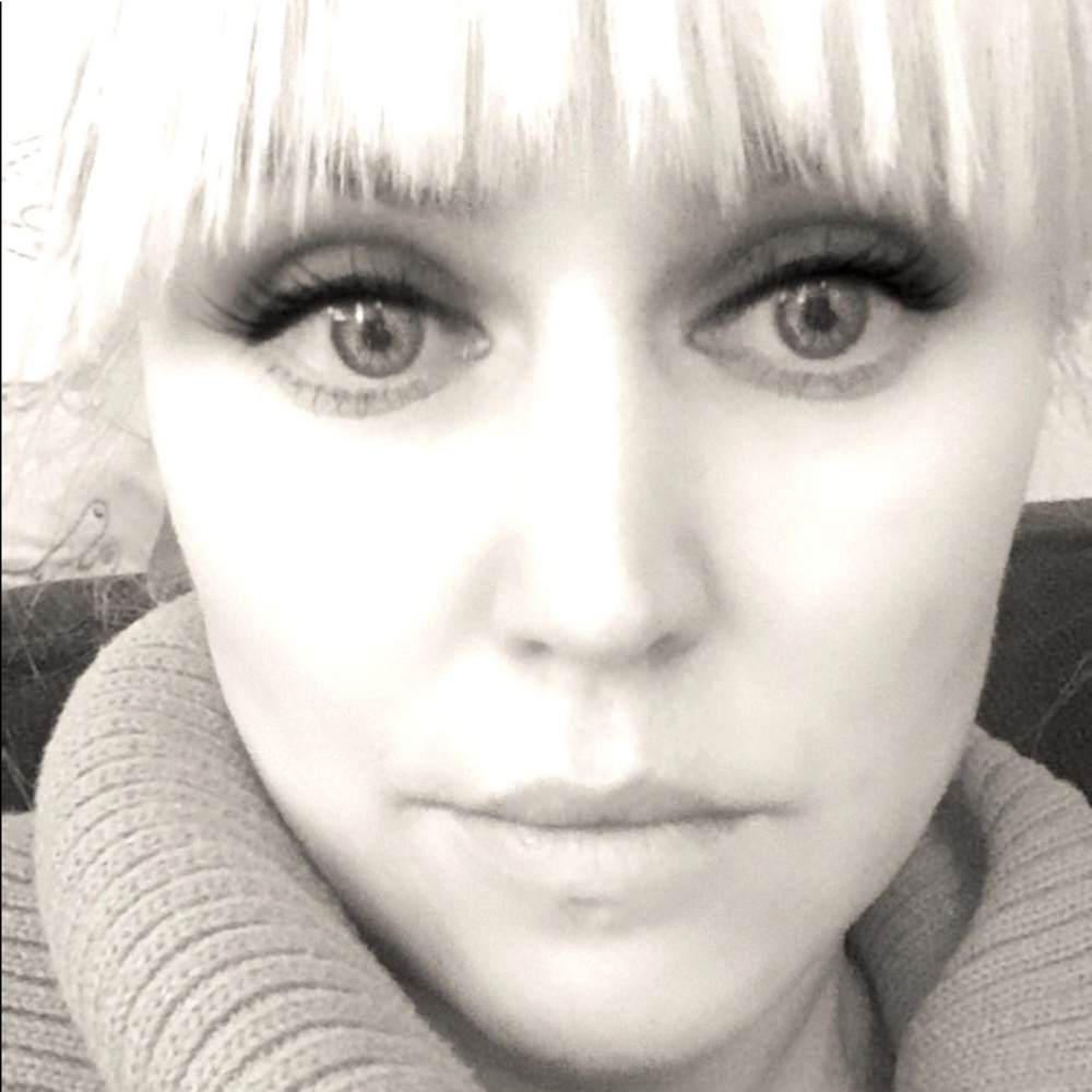 Meet your Posher, Anya